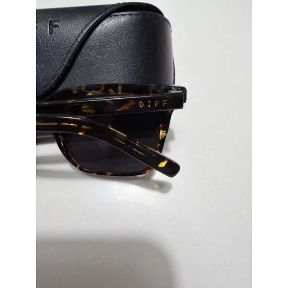 DIFF Billie Polarized Tortoise Sunglasses One Size Brown Black - Picture 8 of 11